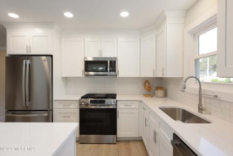 1 Dawn Way Toms River NJ 08757
