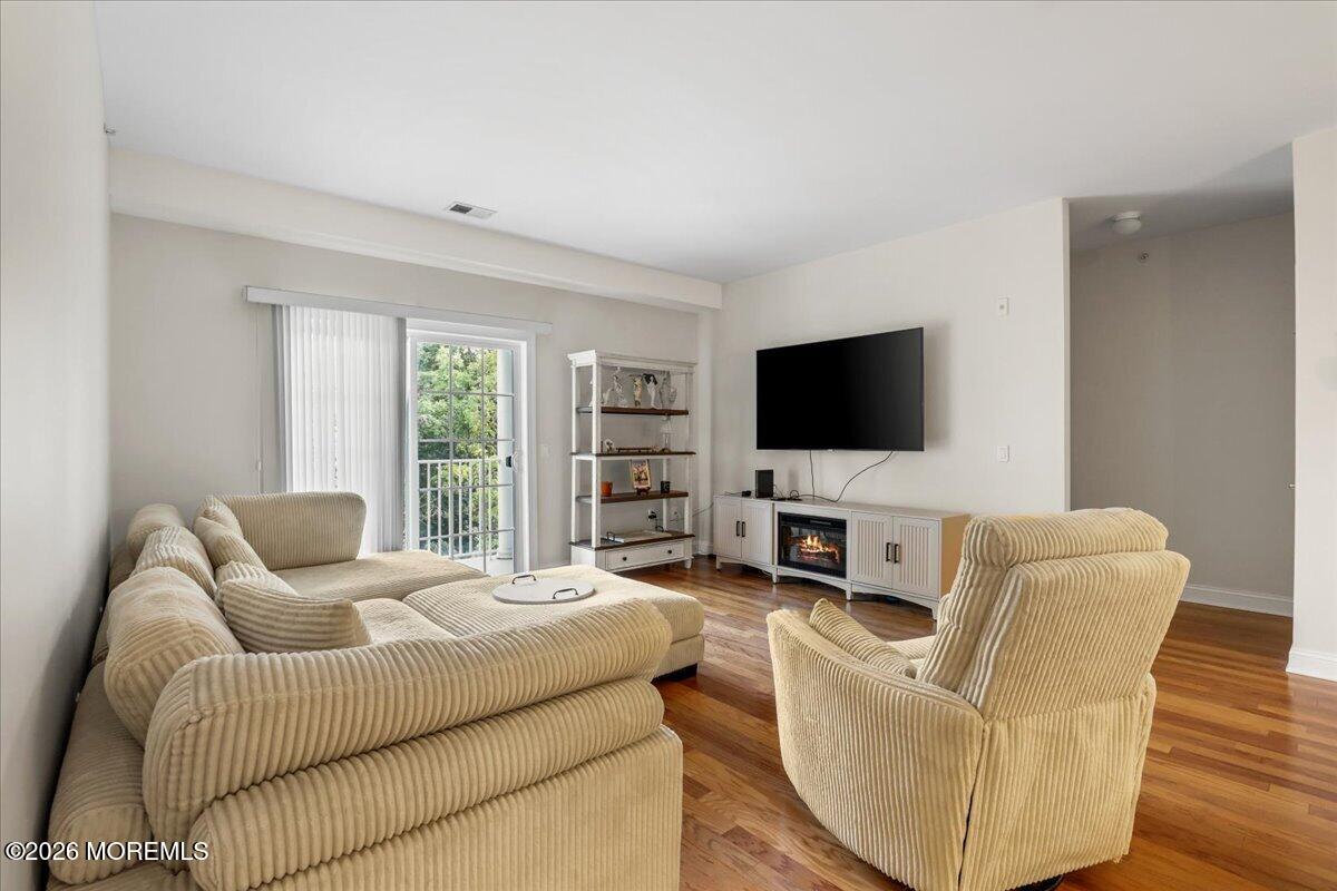 203 Canterbury Lane Morganville NJ 07751
