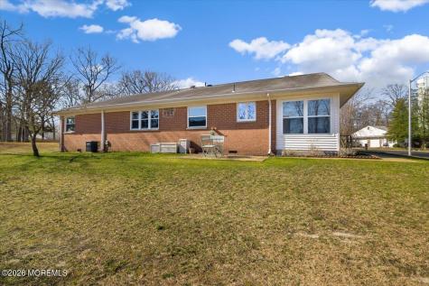 136 A Azalea Drive Whiting NJ 08759