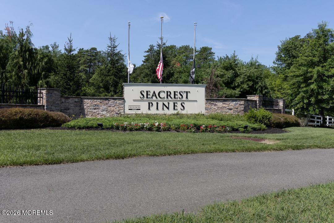 24 Cougar Lane Barnegat NJ 08005