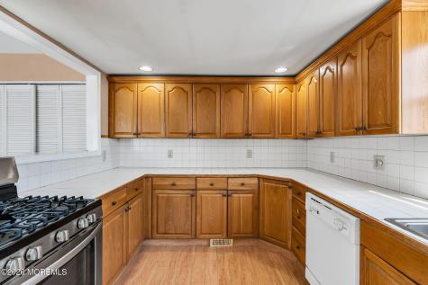 76 Compton Avenue Hazlet NJ 07734