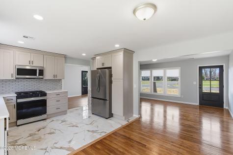 39 Blue Jay Drive Toms River NJ 08755