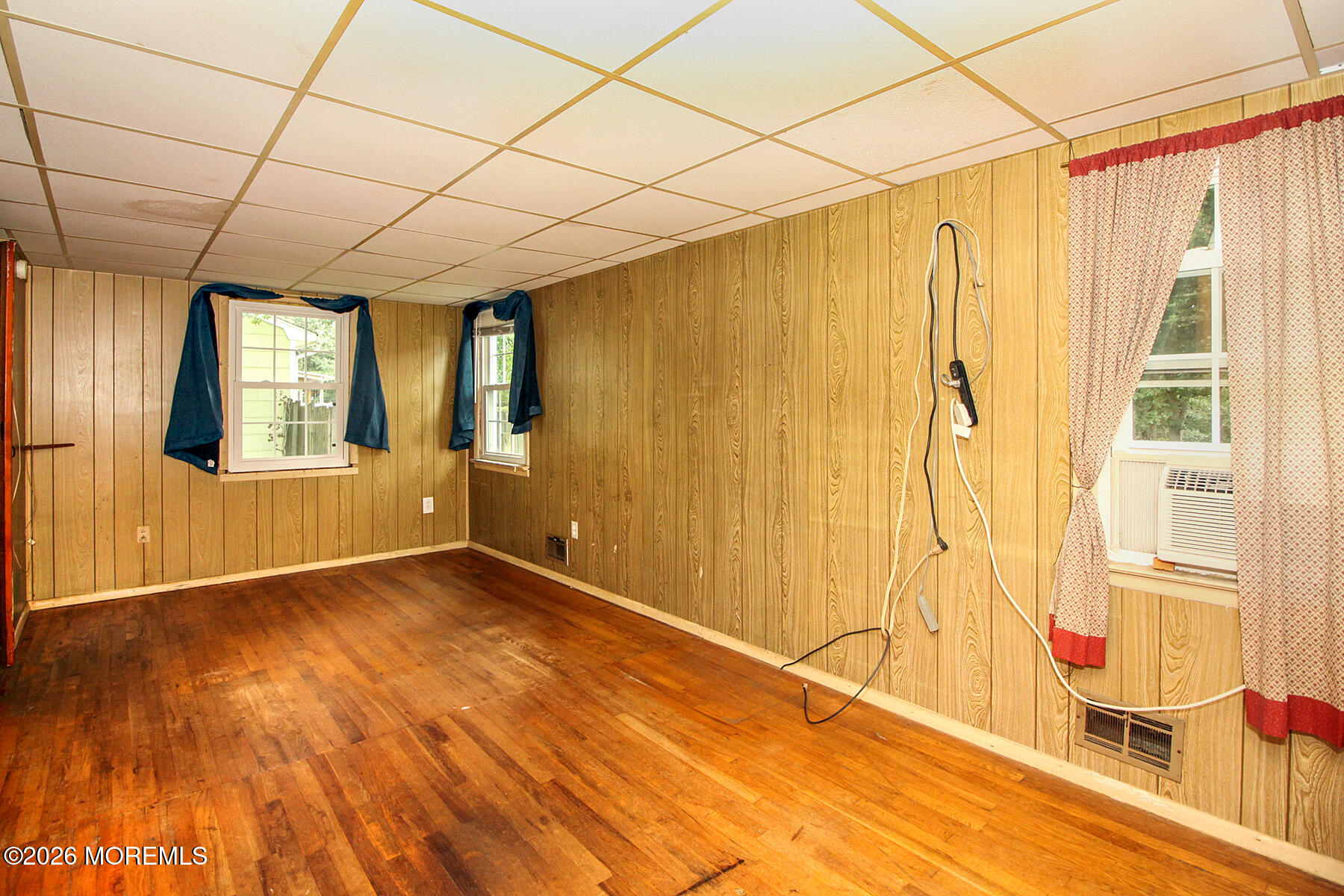 410 Middle Lane Howell NJ 07731