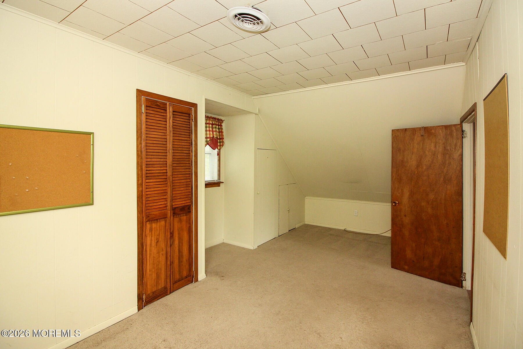 410 Middle Lane Howell NJ 07731