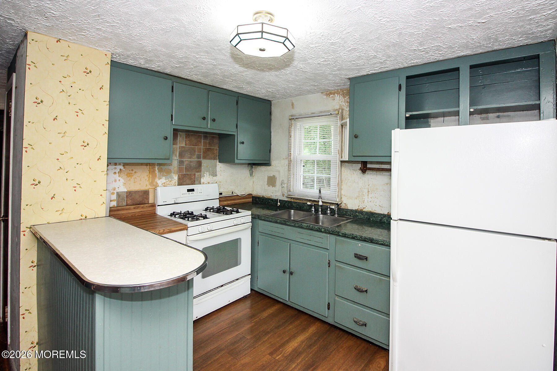 410 Middle Lane Howell NJ 07731