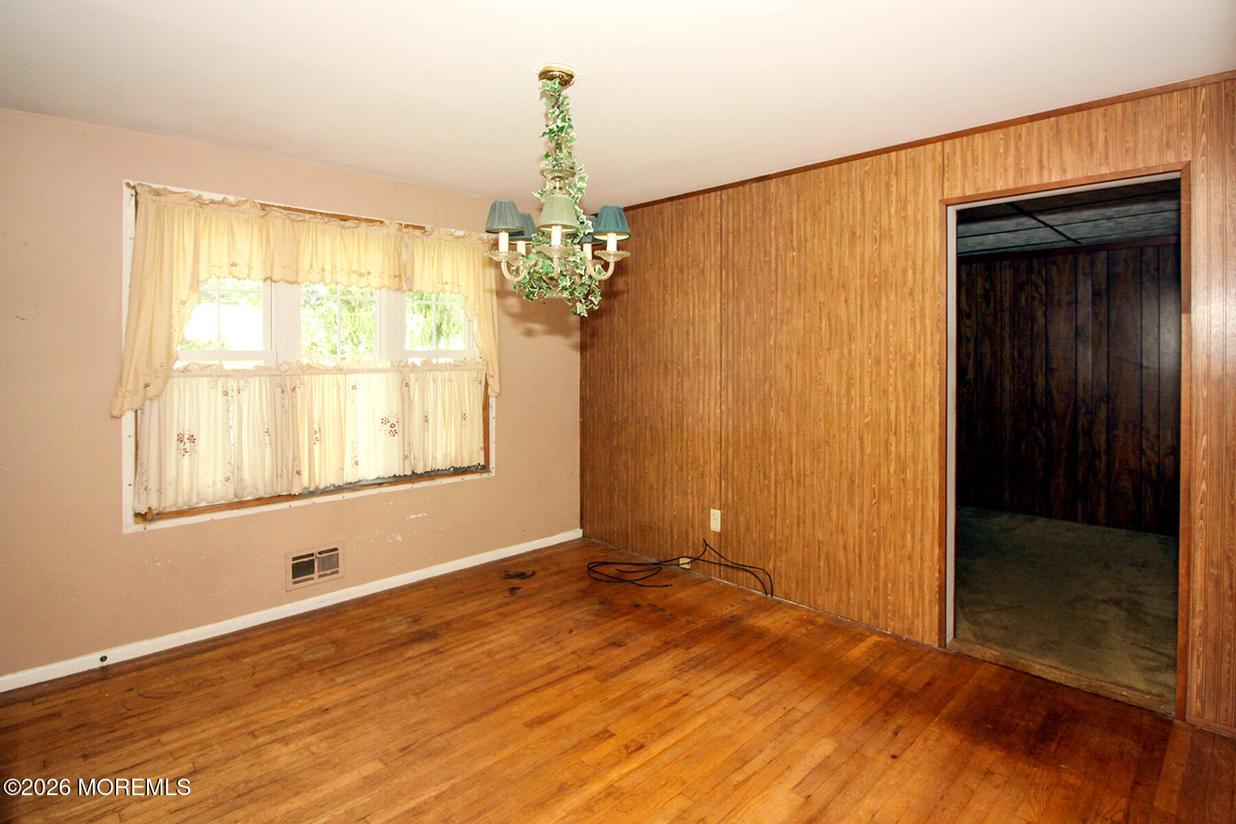 410 Middle Lane Howell NJ 07731