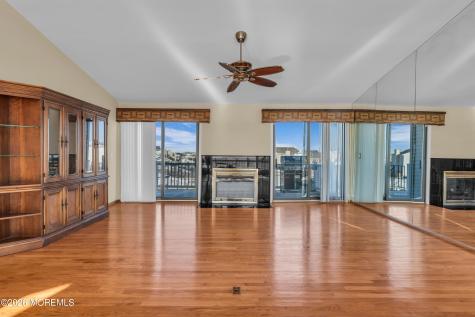 724 Newell Avenue Manahawkin NJ 08050