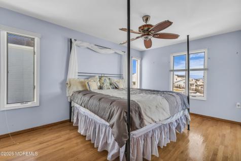 724 Newell Avenue Manahawkin NJ 08050