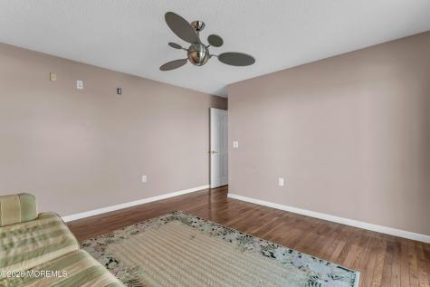 724 Newell Avenue Manahawkin NJ 08050