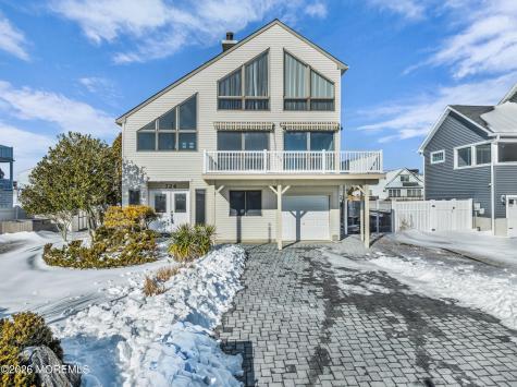 724 Newell Avenue Manahawkin NJ 08050