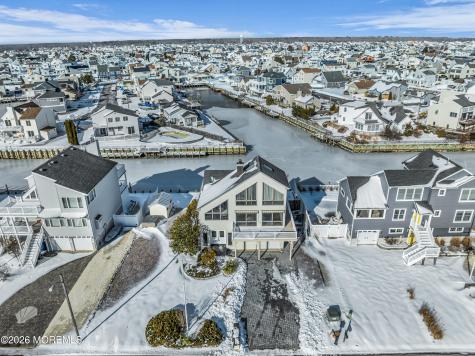 724 Newell Avenue Manahawkin NJ 08050