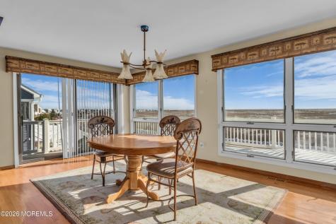 724 Newell Avenue Manahawkin NJ 08050