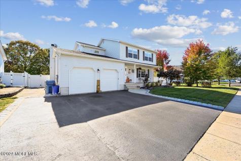 33 Bronia Street Howell NJ 07731