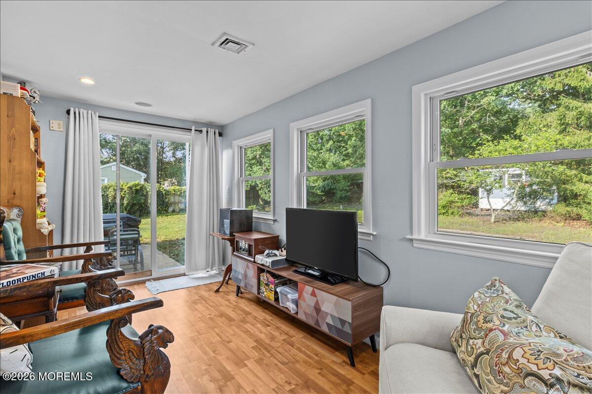 832 Bartlett Place Toms River NJ 08753
