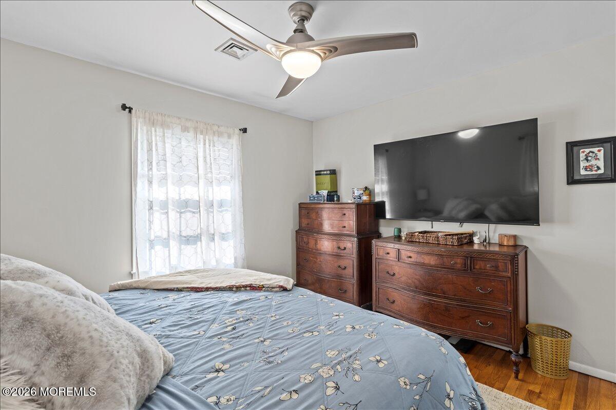832 Bartlett Place Toms River NJ 08753
