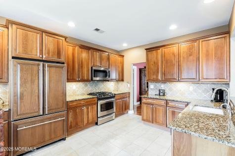 38 Tania Court Monroe NJ 08831