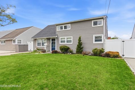 93 Marion Street Carteret NJ 07008