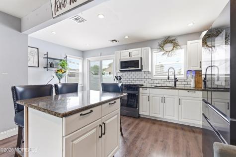 93 Marion Street Carteret NJ 07008