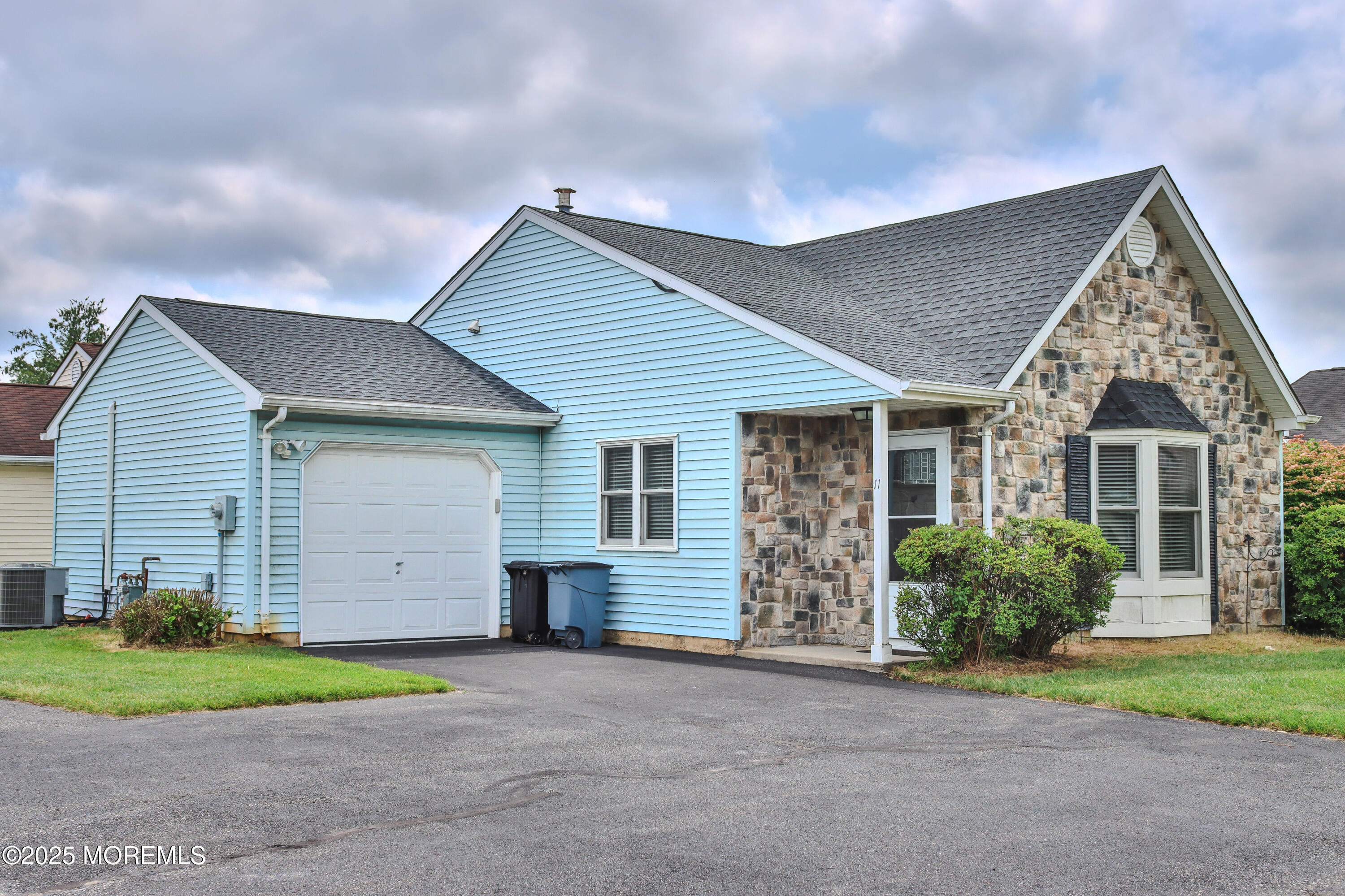 11 Ivy Ridge Close Howell NJ 07728