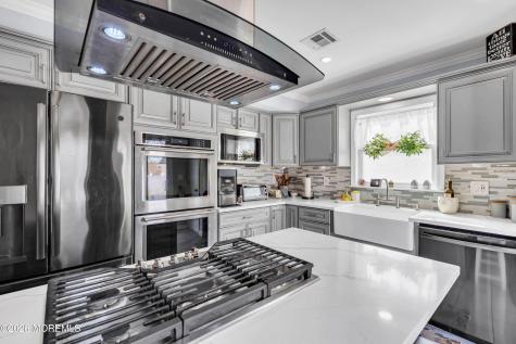 44 Messenger Court Toms River NJ 08753