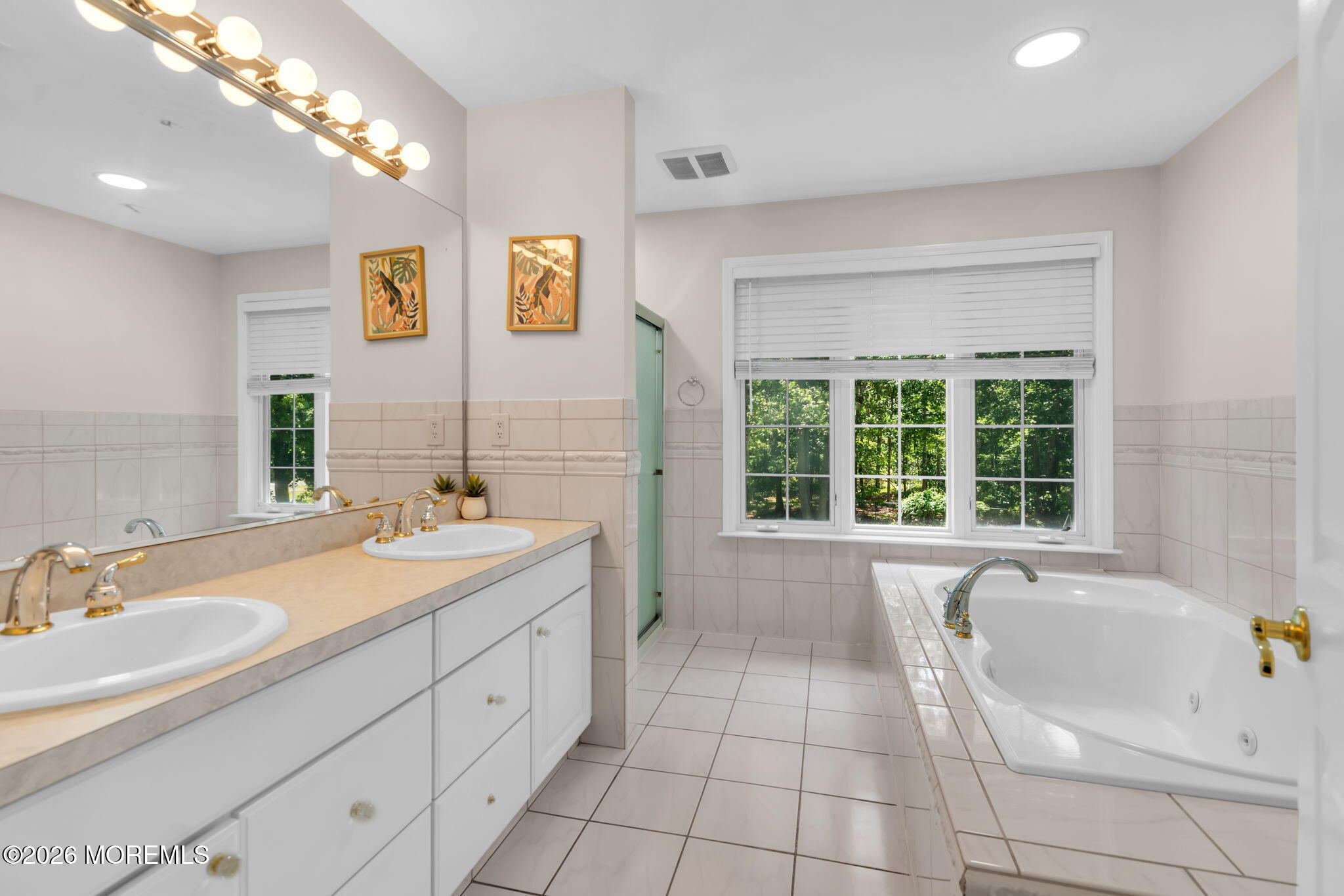 15 Susie Lane Jackson NJ 08527