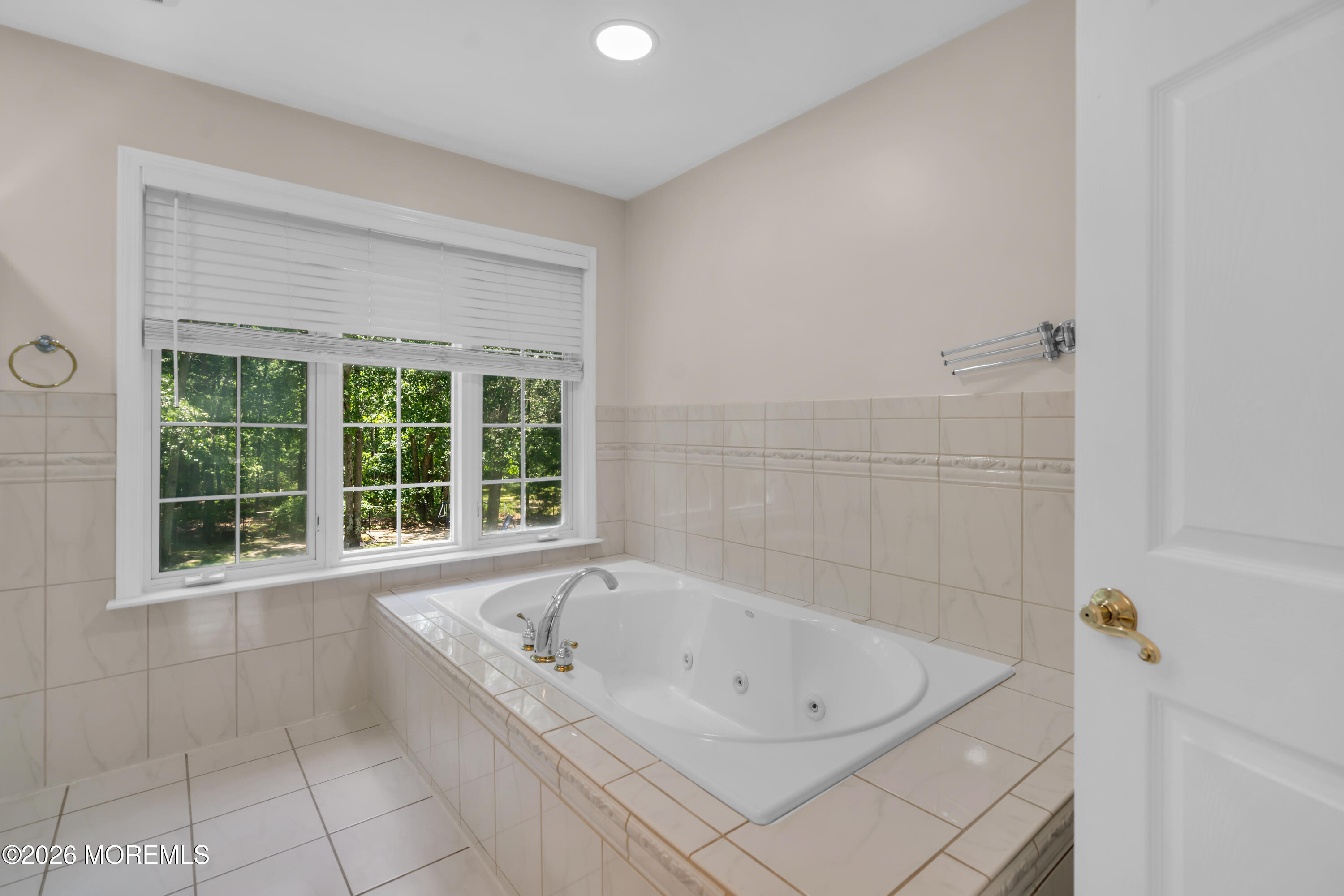 15 Susie Lane Jackson NJ 08527