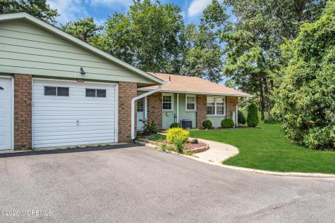 40A Buckingham Drive Manchester NJ 08759