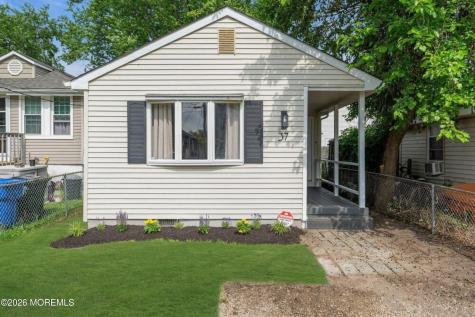 37 Bray Avenue North Middletown NJ 07734