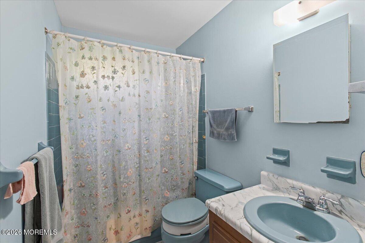 952 Alden Drive Toms River NJ 08753