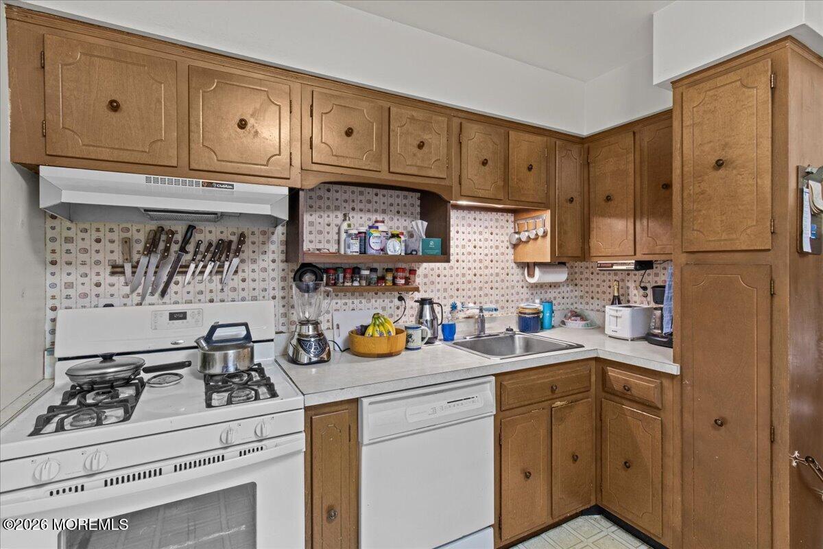 952 Alden Drive Toms River NJ 08753