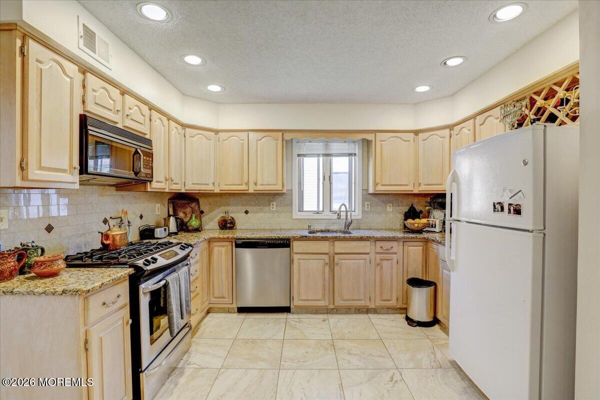 19 Hampton Drive Marlboro NJ 07746