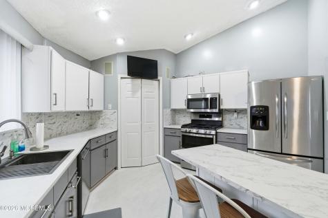 16 Snead Court Little Egg Harbor NJ 08087