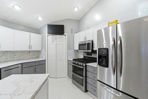 16 Snead Court Little Egg Harbor NJ 08087
