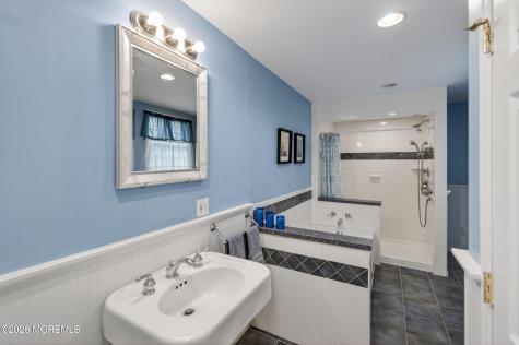 16 Oneida Avenue Atlantic Highlands NJ 07716