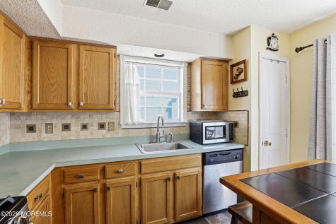 129 Hamlet Court Toms River NJ 08753