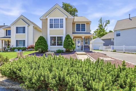 129 Hamlet Court Toms River NJ 08753