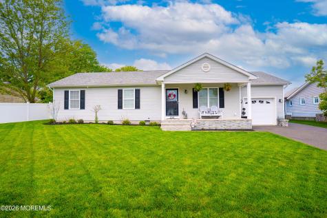 226 Pennant Avenue Beachwood NJ 08722