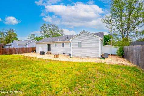226 Pennant Avenue Beachwood NJ 08722