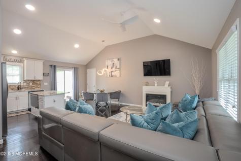 226 Pennant Avenue Beachwood NJ 08722