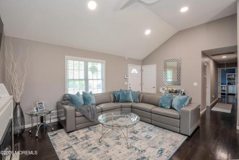 226 Pennant Avenue Beachwood NJ 08722