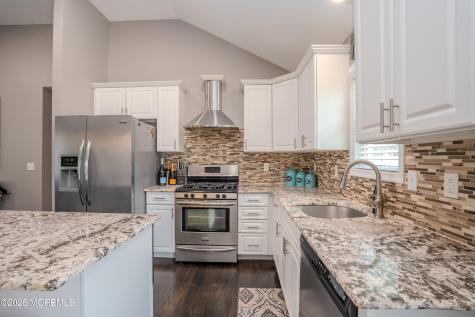 226 Pennant Avenue Beachwood NJ 08722