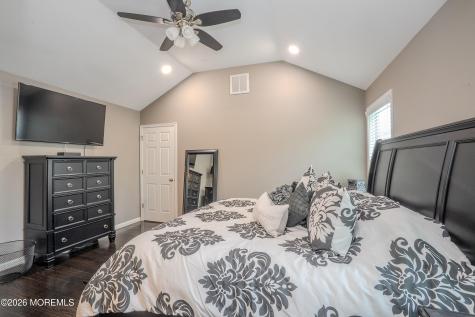 226 Pennant Avenue Beachwood NJ 08722