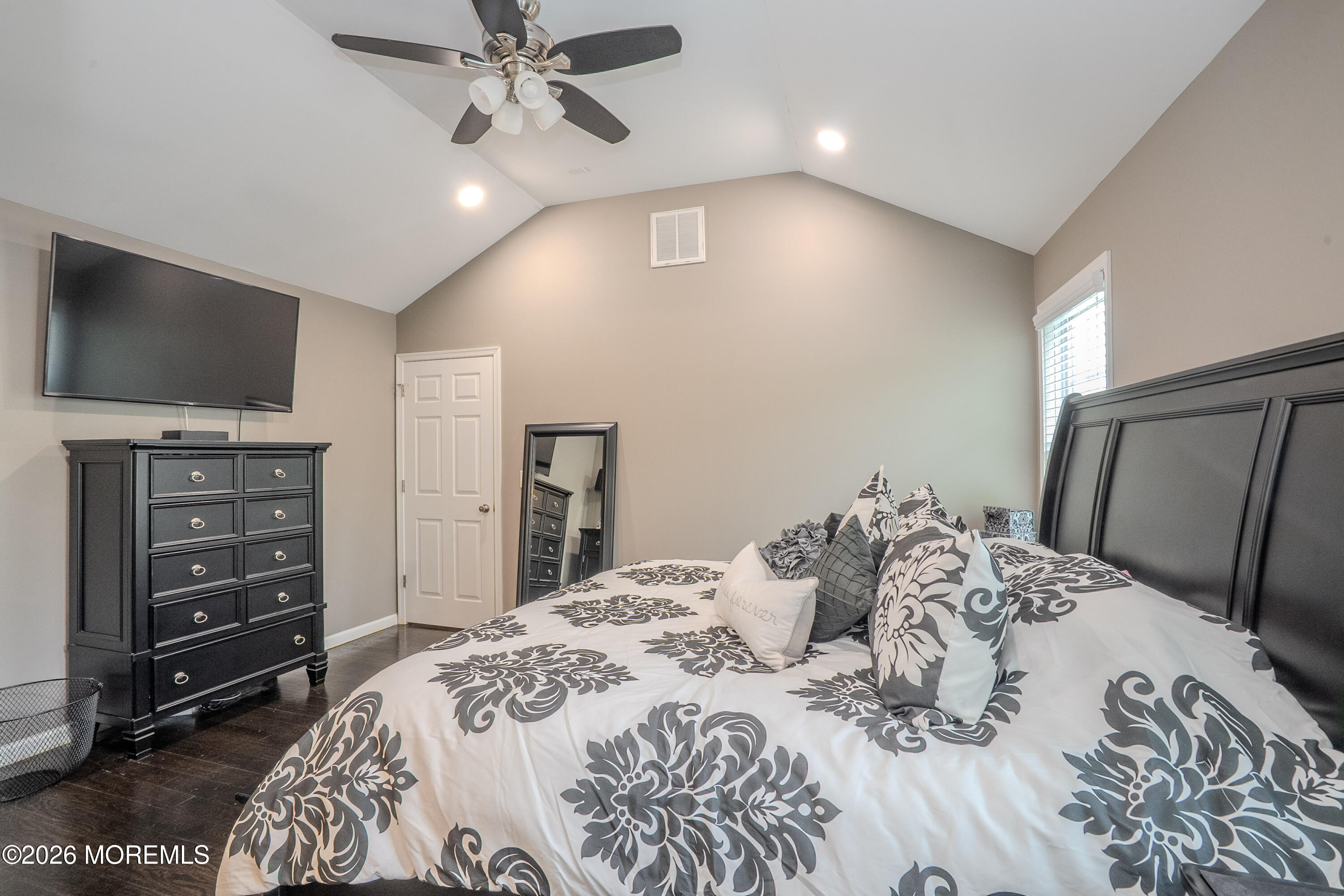 226 Pennant Avenue Beachwood NJ 08722
