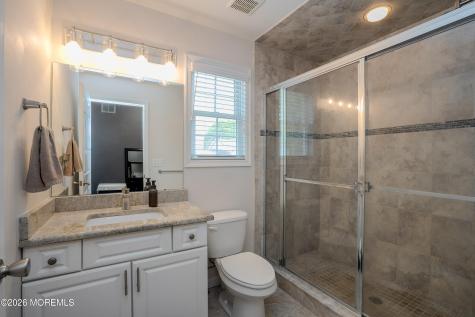 226 Pennant Avenue Beachwood NJ 08722