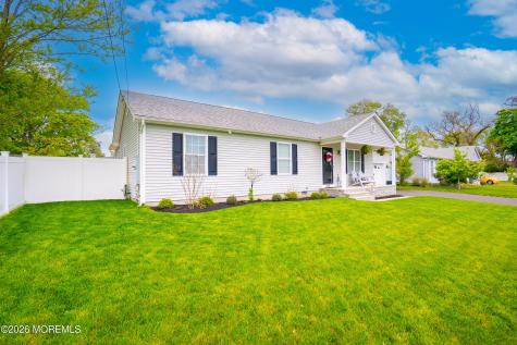 226 Pennant Avenue Beachwood NJ 08722