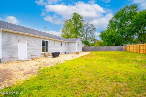 226 Pennant Avenue Beachwood NJ 08722