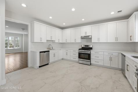 193 Colonial Drive Lakewood NJ 08701
