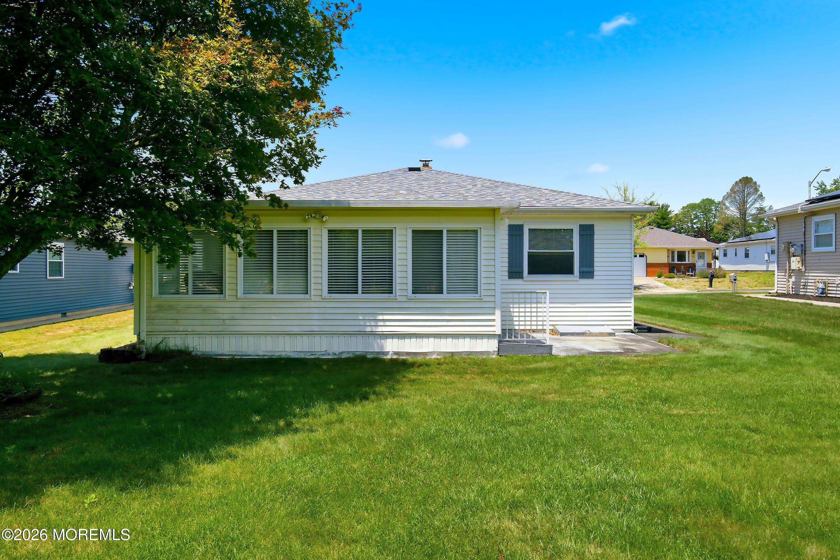 7 Canaries Court Toms River NJ 08757