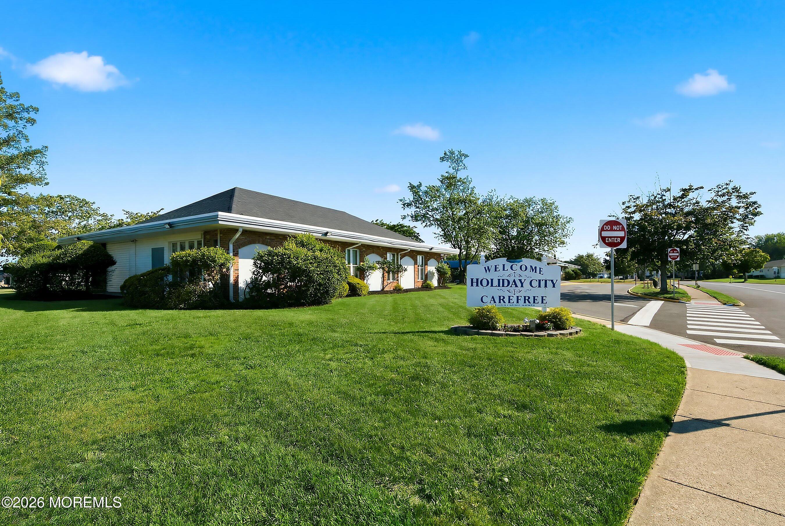 7 Canaries Court Toms River NJ 08757