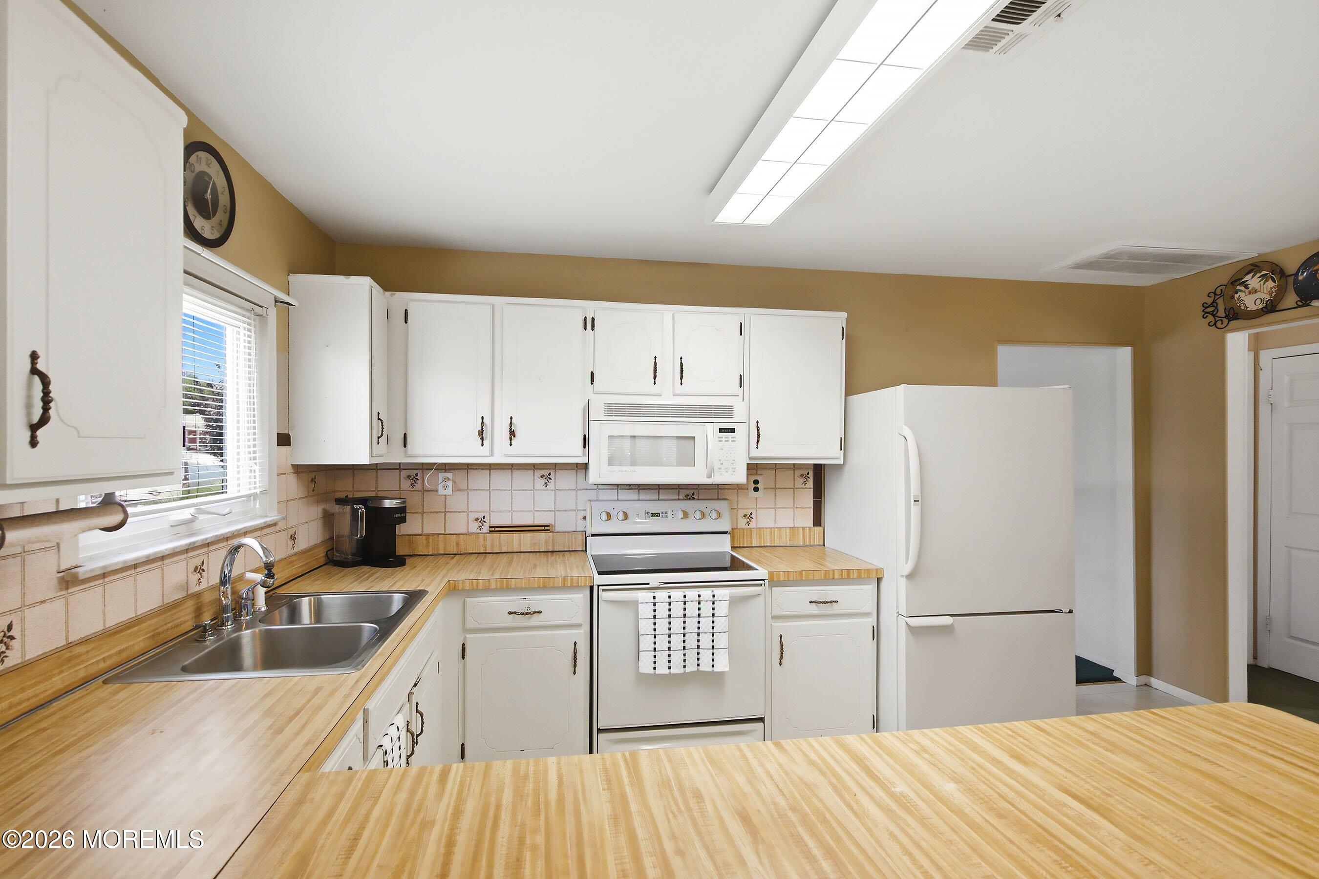 7 Canaries Court Toms River NJ 08757